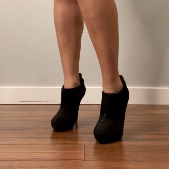 😵 2 FOR $40 // MRKT black suede platforms - Picture 3 of 12